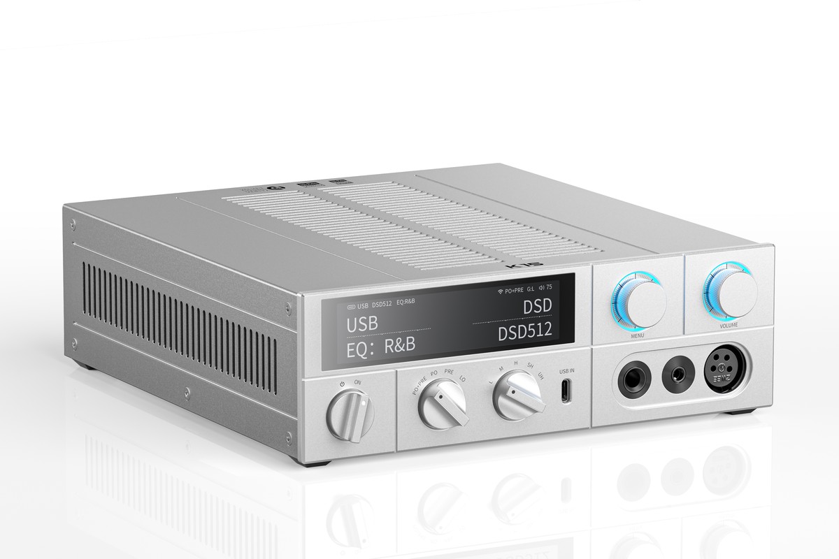 Touchscreen des FiiO K15 mit der aktuellen Quelle