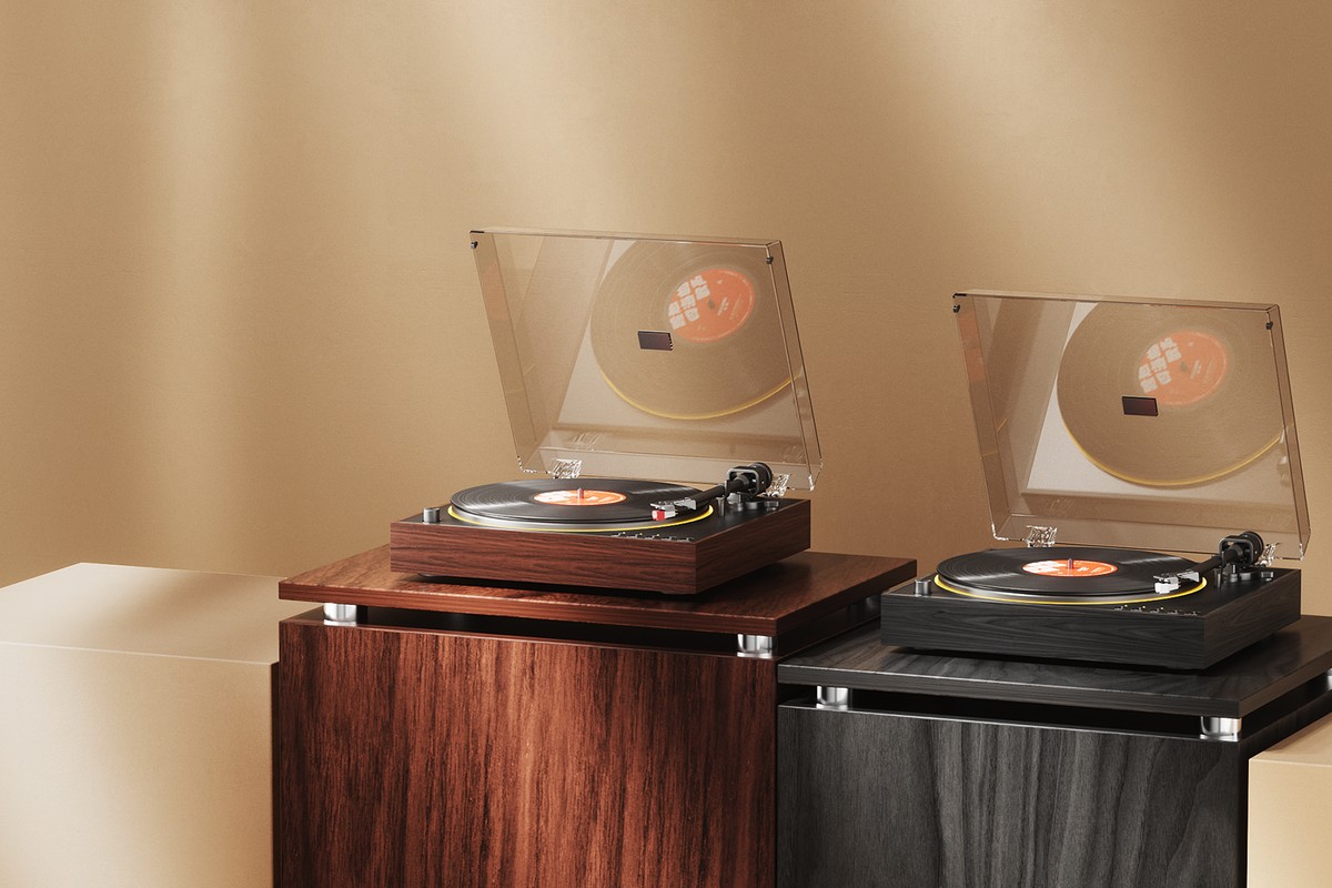 The two finishes of the FiiO TT11, walnut and black, side by side