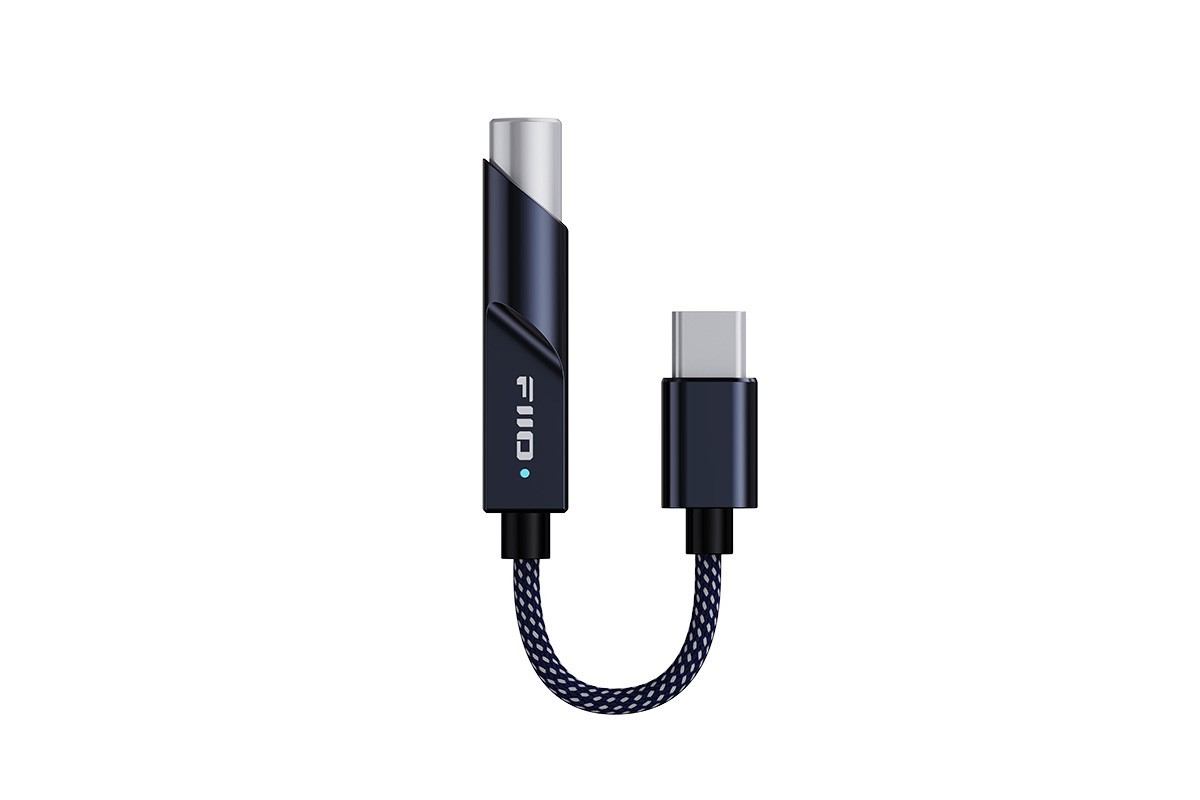 Le KA11 noir dressé à la verticale, câble USB-C en boucle