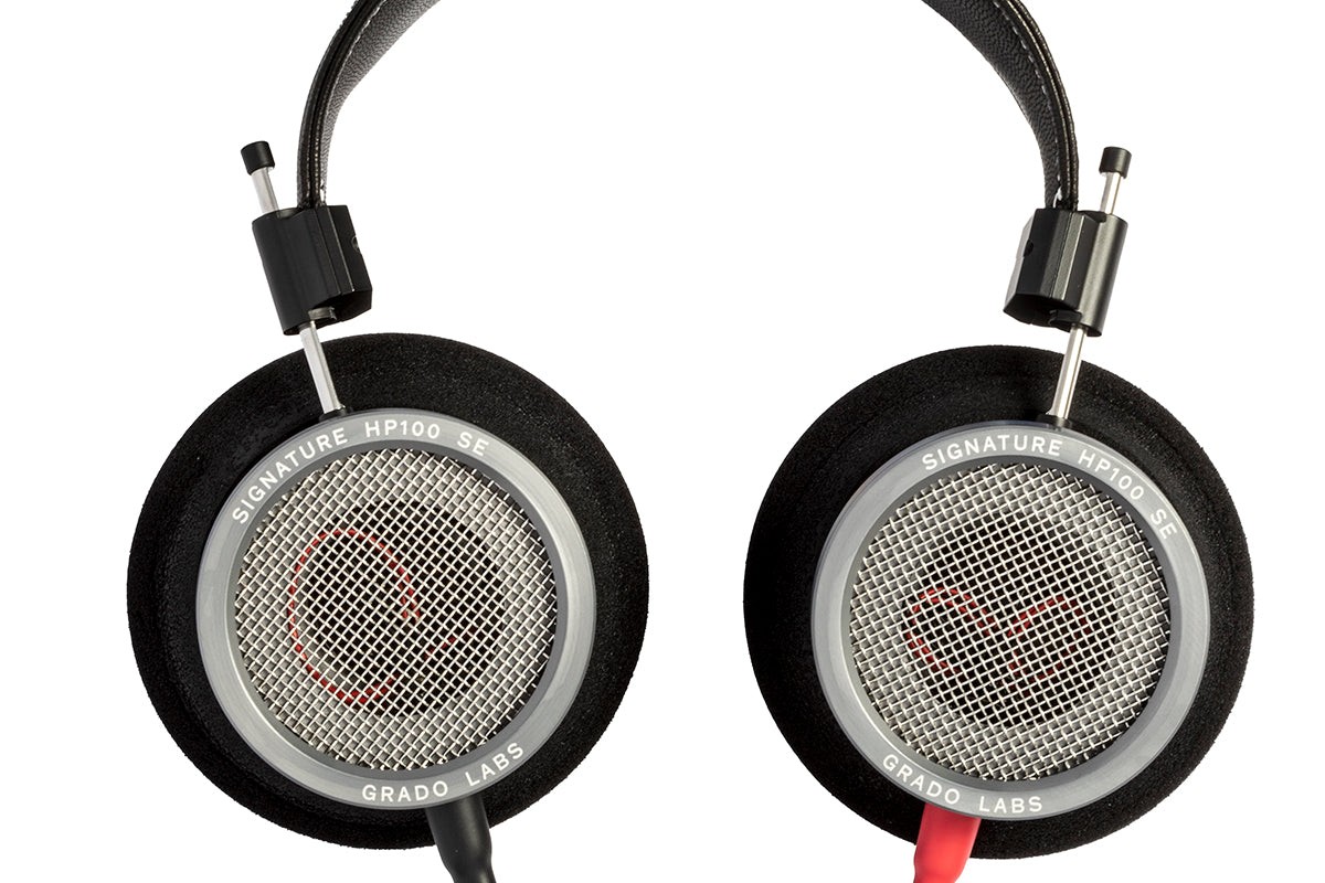Grado HP100 SE sur fond studio, vue trois quarts