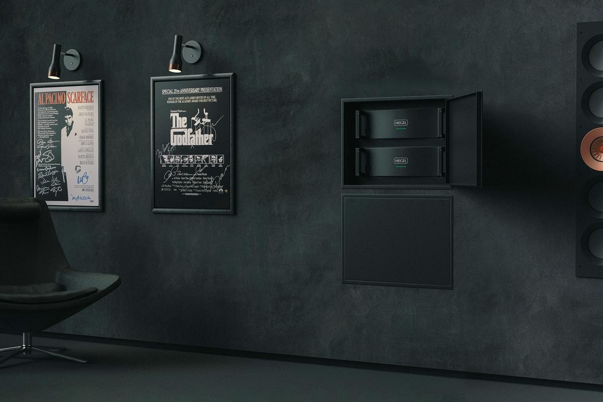 Amplificateur multicanal Hegel C53 vue trois quarts