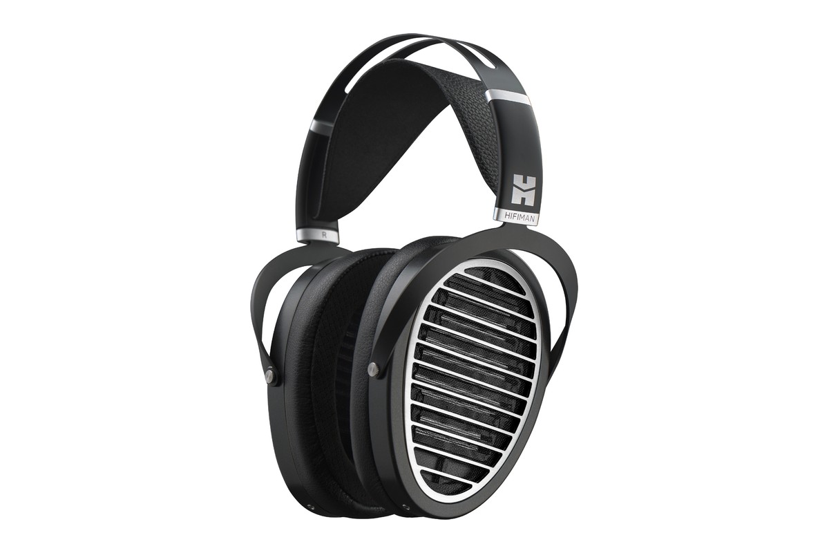 Casque Hifiman Ananda Stealth Magnets vu de trois quarts