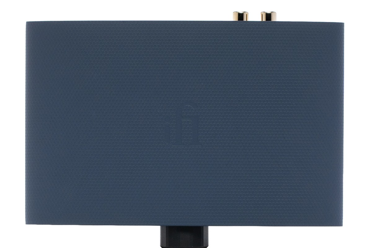 Finition bleu nuit et bouton d'alimentation du ZEN Air DAC 2