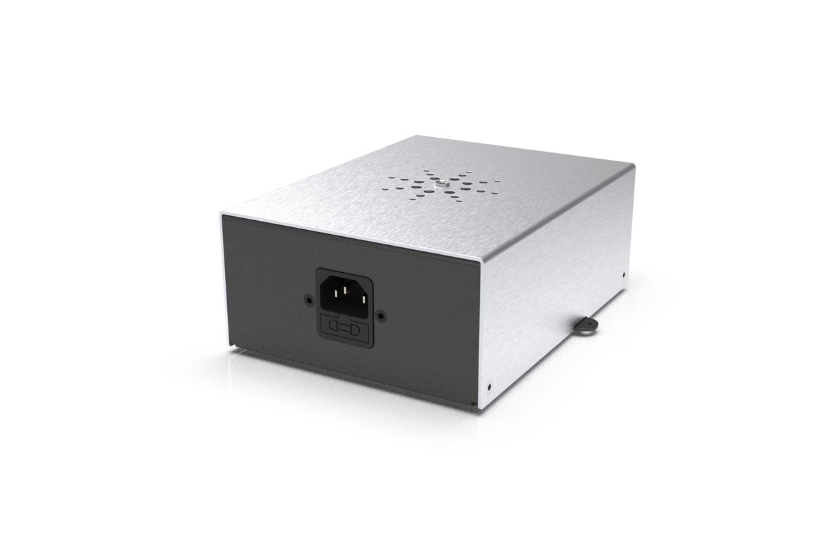 IsoTek EVO3 Mini Mira CH seen from the front, IEC C14 inlet