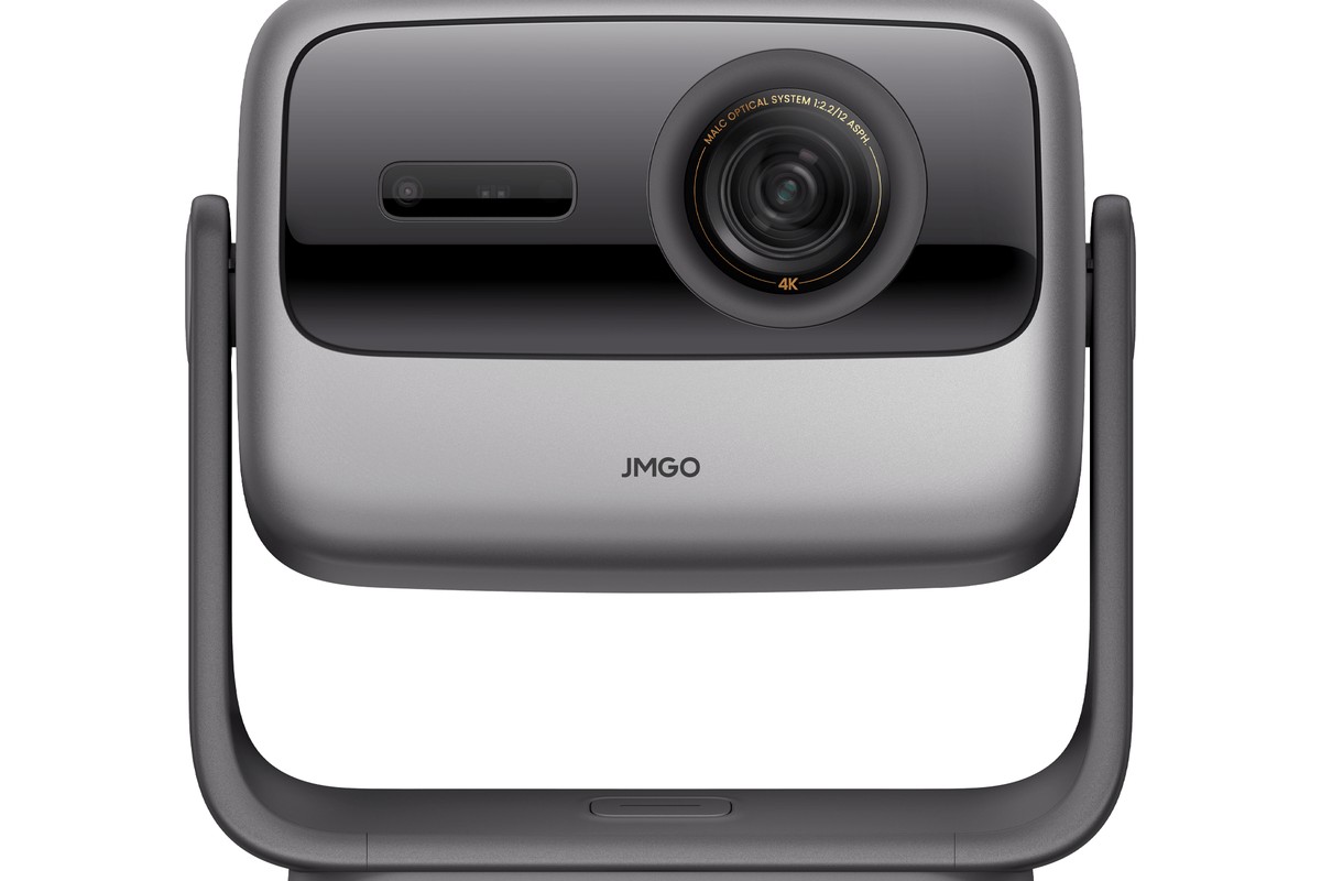 Projecteur JMGO N1S Ultimate sur son cardan dans un salon