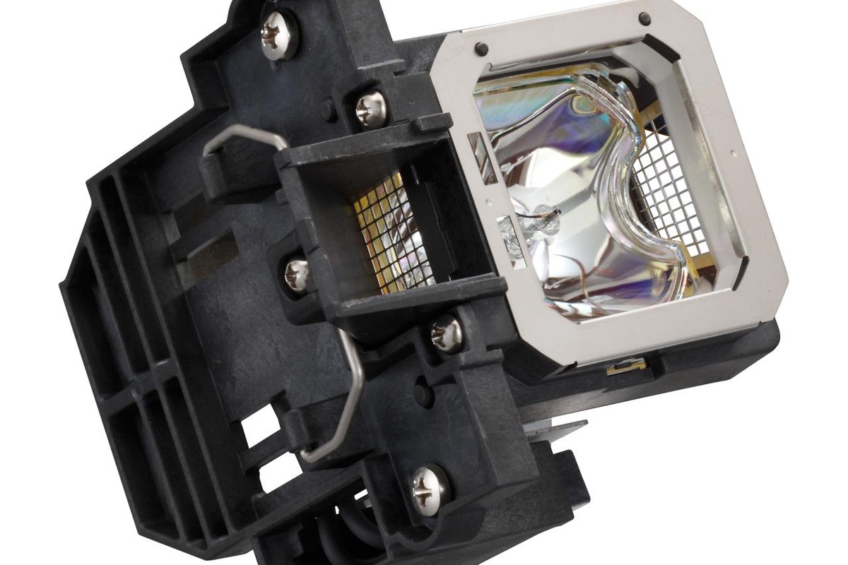 JVC PK-L2312U Lampenmodul in Dreiviertelansicht auf weissem Hintergrund