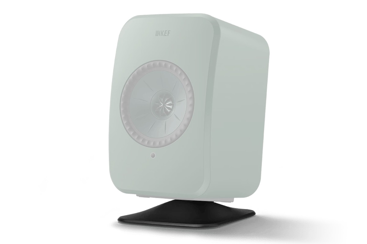 Socle de bureau KEF P1 sous une enceinte LSX