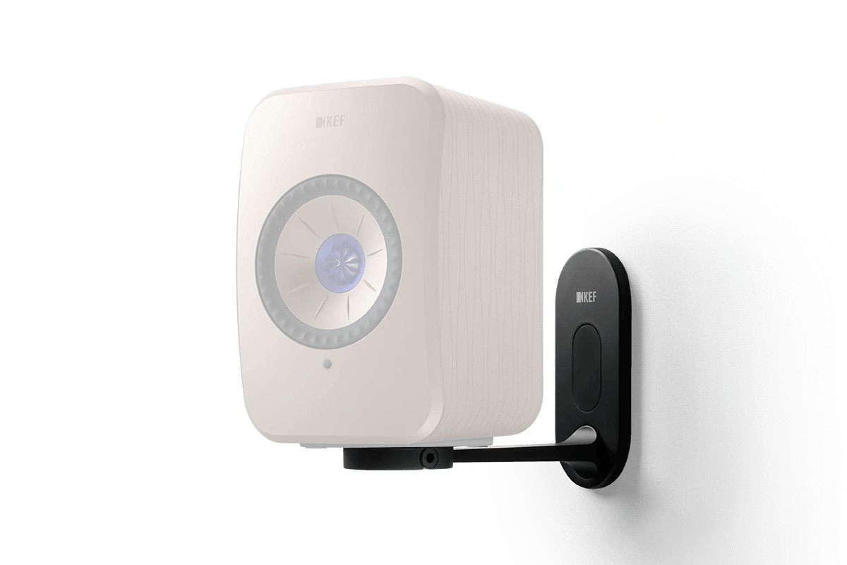 Support mural KEF B1 portant une enceinte LSX II