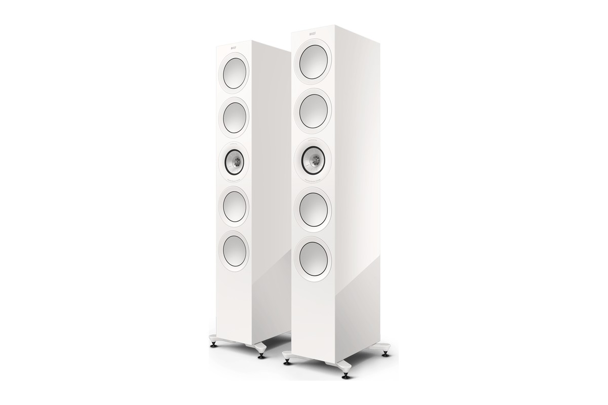 Détail du haut-parleur coaxial Uni-Q en façade