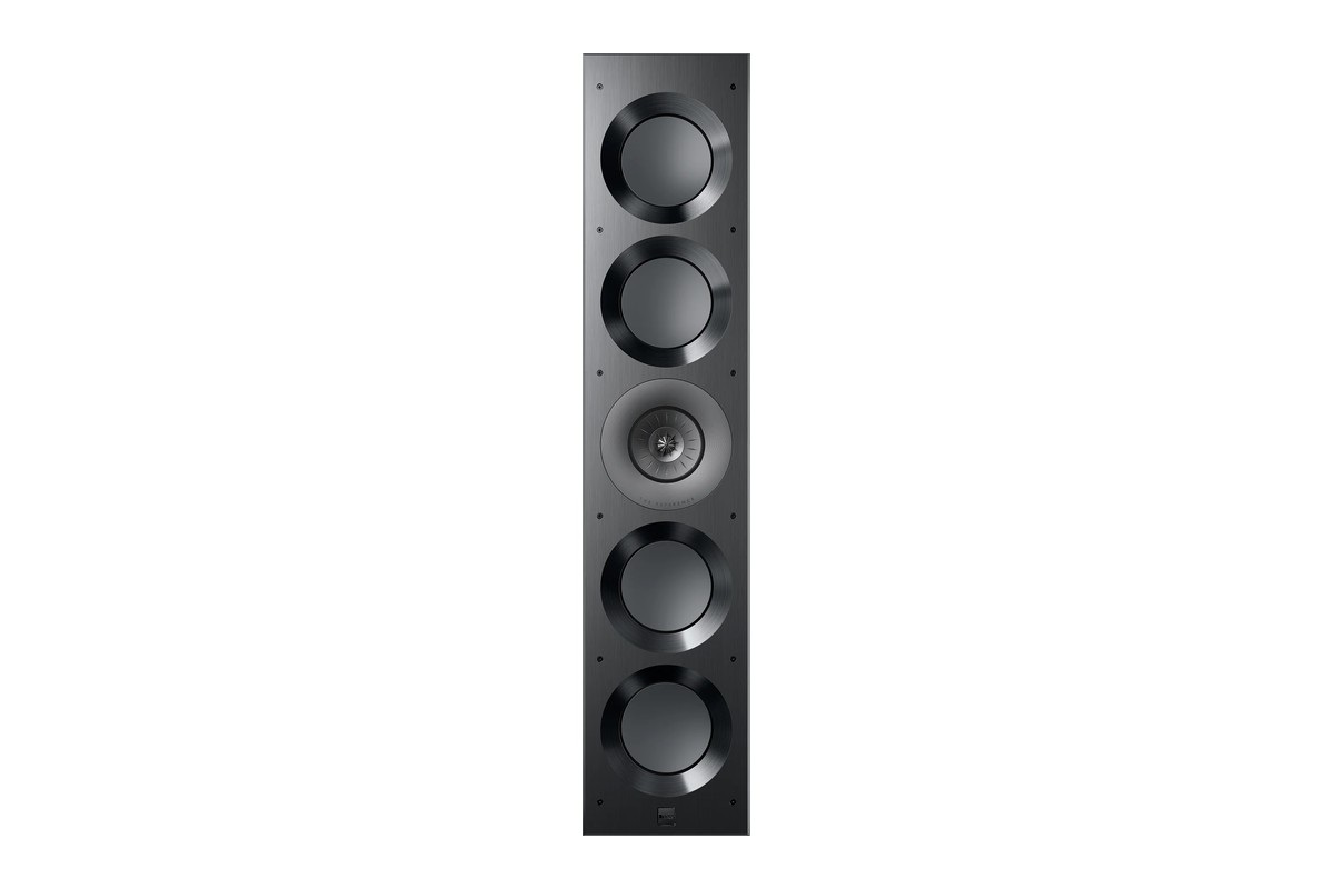 Front of the speaker with four 160 mm bass drivers