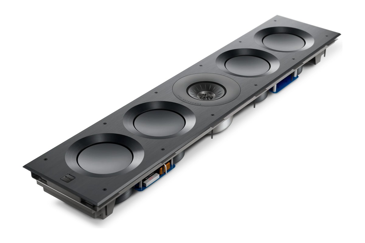 Chassis of the in-wall speaker in perspective view, mounting depth of 99 mm