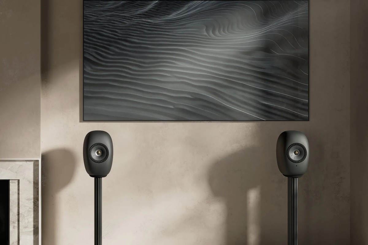 Flooring supporting a wireless speaker in an interior