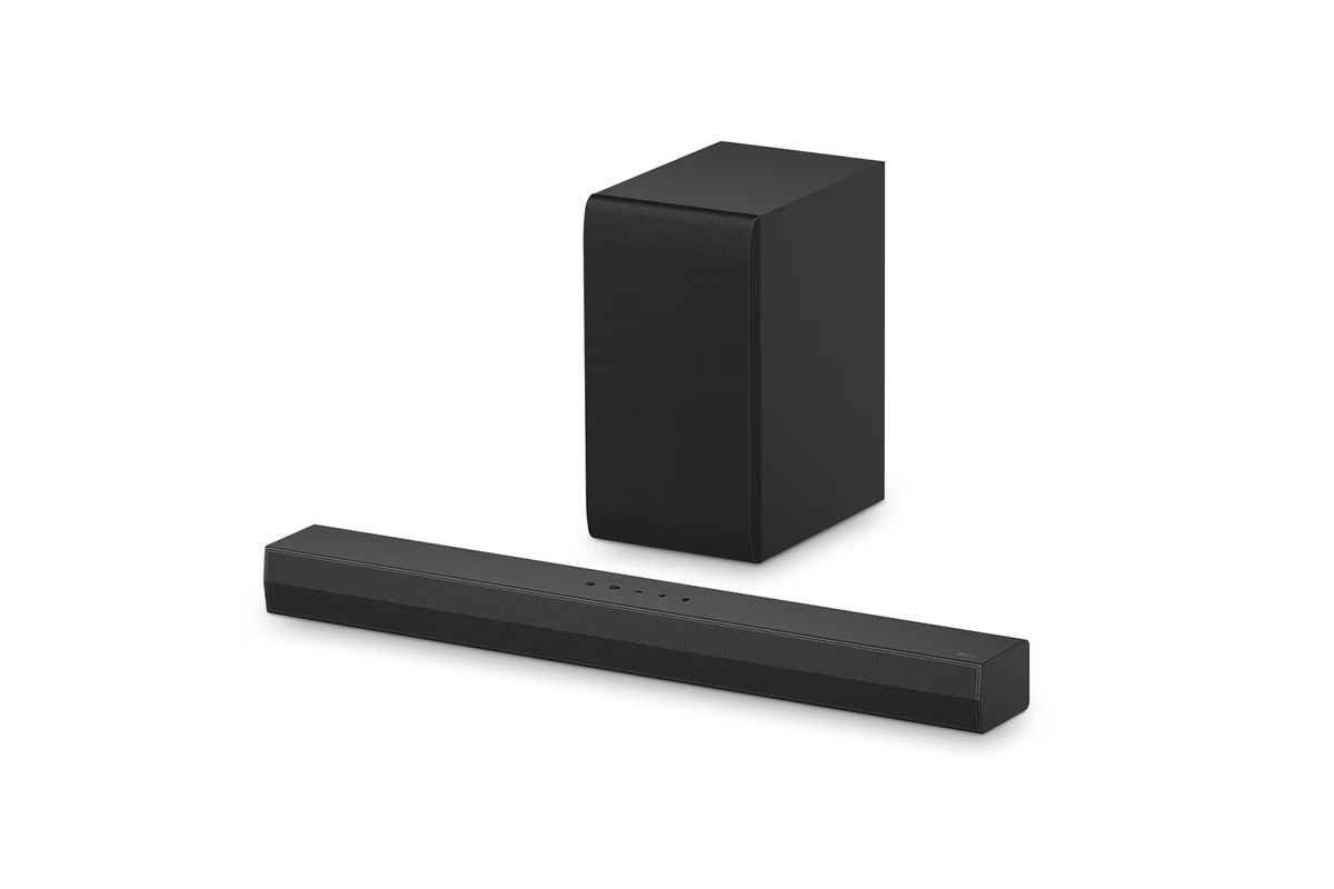 LG DS40T soundbar with its subwoofer, three-quarter view