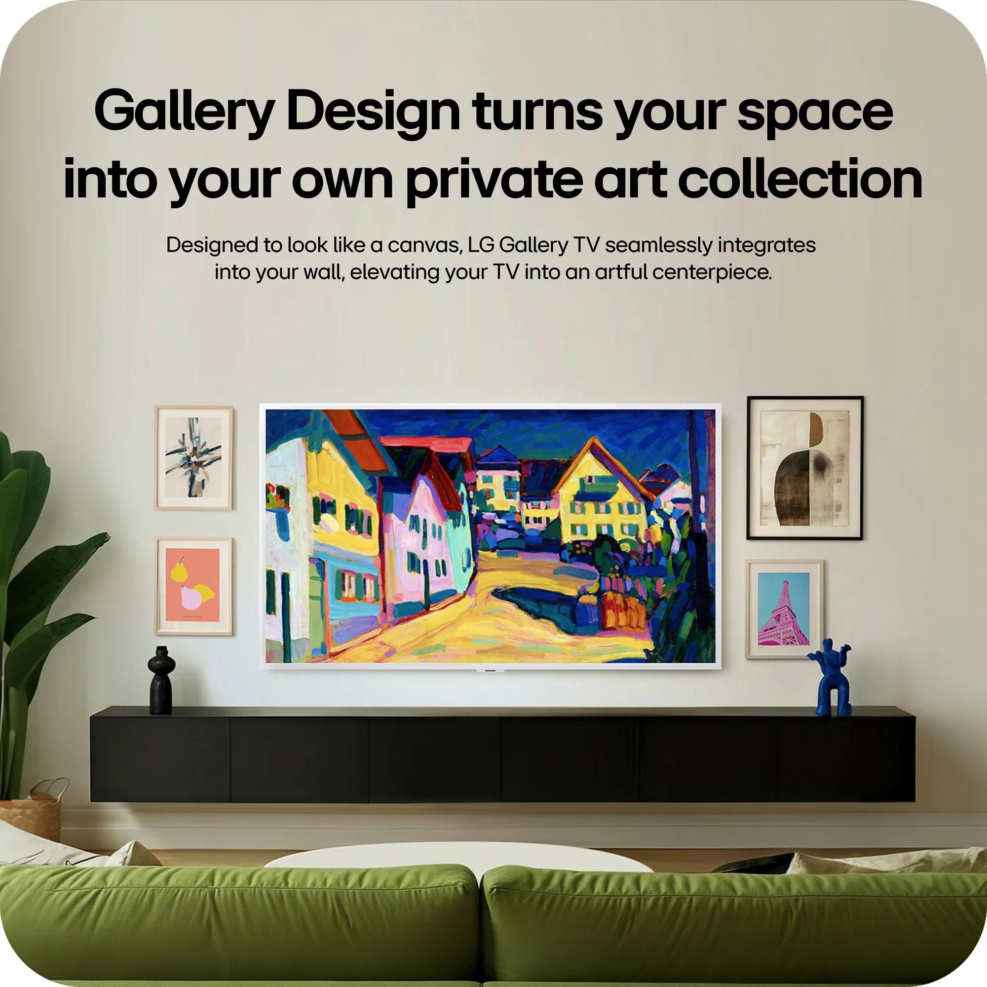 LG Gallery TV LX7 65 accroché au mur dans un salon entouré de tableaux encadrés