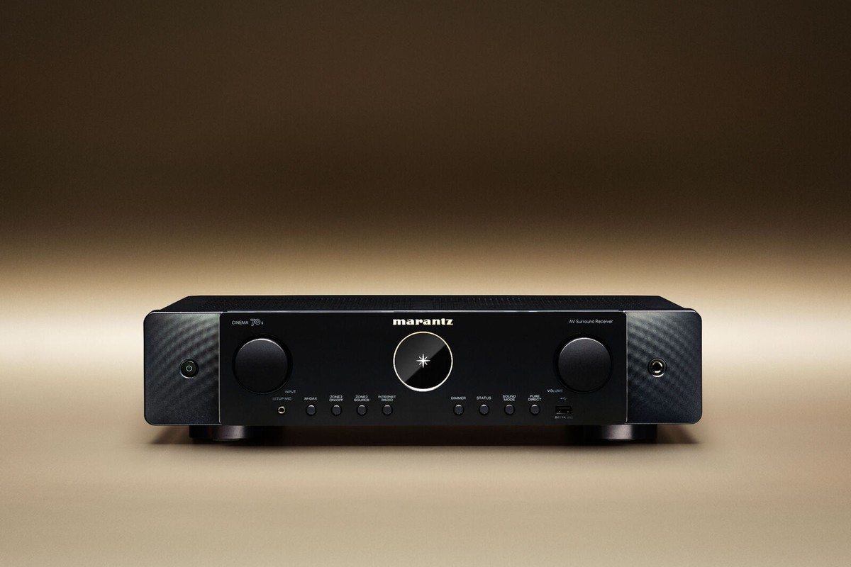 Récepteur home-cinéma slim Marantz Cinema 70s vu de face