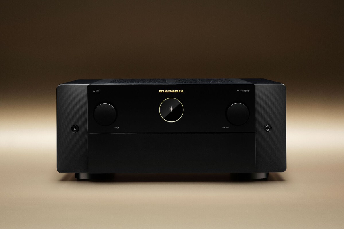 Processeur AV Marantz AV 10 vu de face