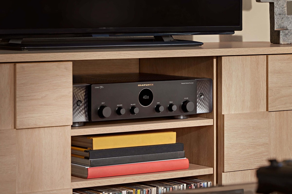 Récepteur stéréo Marantz Stereo 70s vu de face