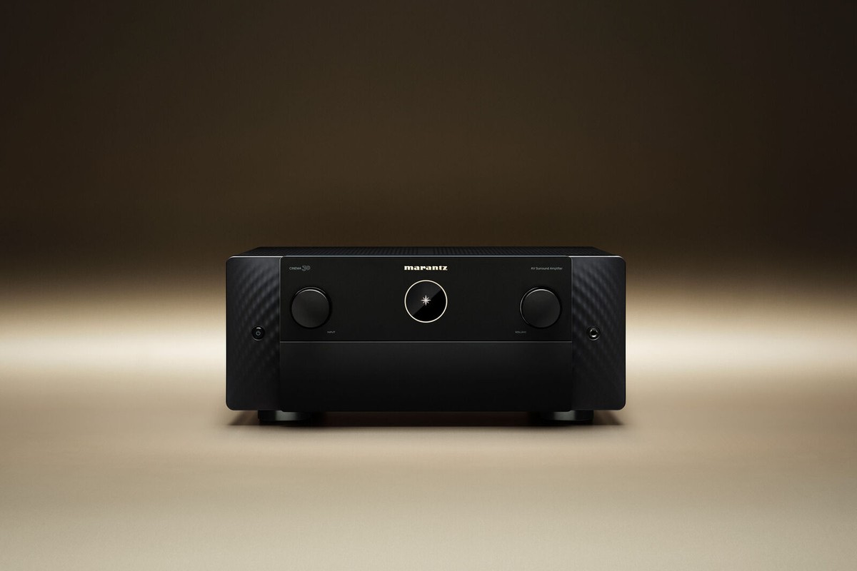 Amplificateur home-cinéma Marantz Cinema 30 vu de face