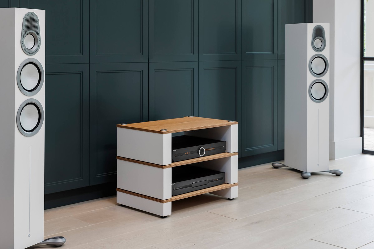 Gold 300 6G floorstander set up in a living space