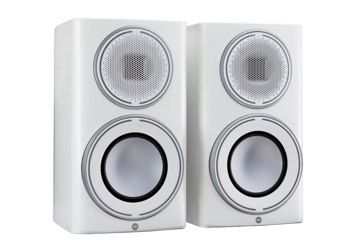 Zwei Lautsprecher in Satin White