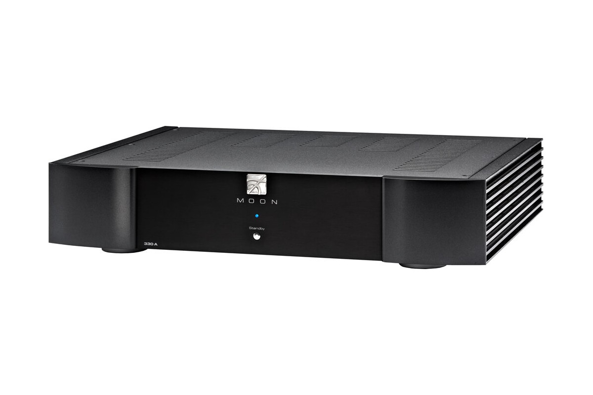 Amplificateur de puissance Moon 330A dans un rack