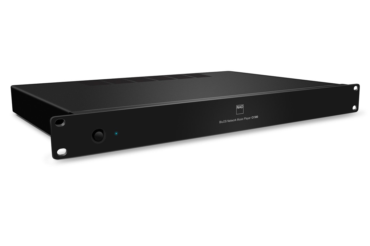 Lecteur réseau NAD CI 580 V2 vu de trois quarts
