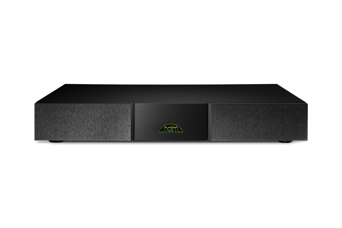 Frontale sobrio con logo Naim illuminato