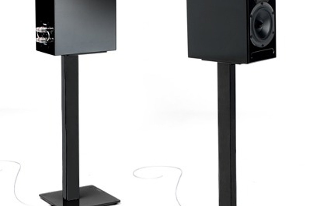 Deux finitions du pied Esse Stand