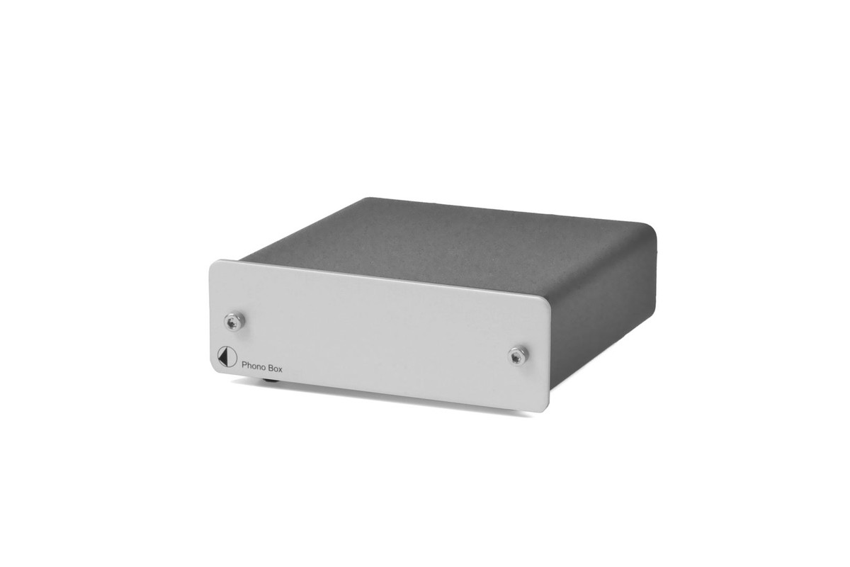 Silver front seen at three-quarter angle