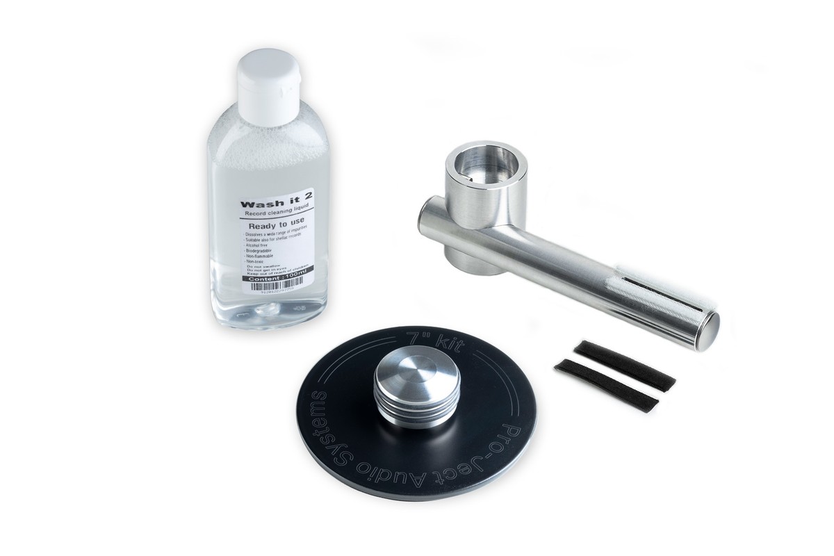 Inhalt des Kits: Arm, Klemme, Streifen und Flasche