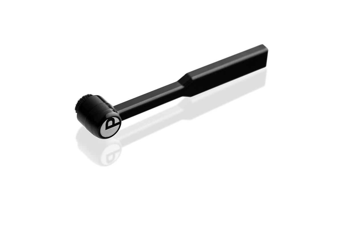 Small black stylus brush with a long handle