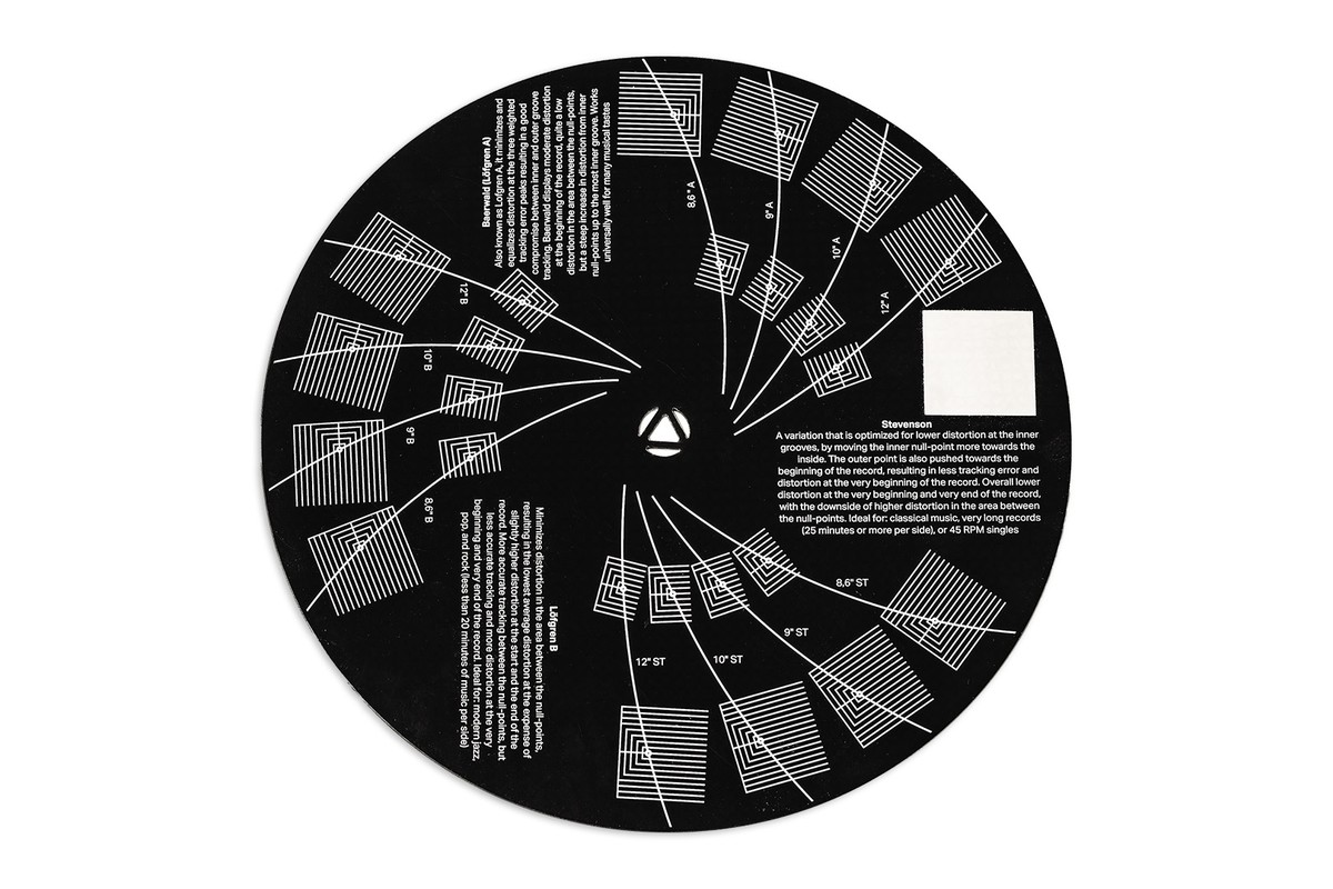 Front of the protractor with curves for 8.6 to 12 inch arms