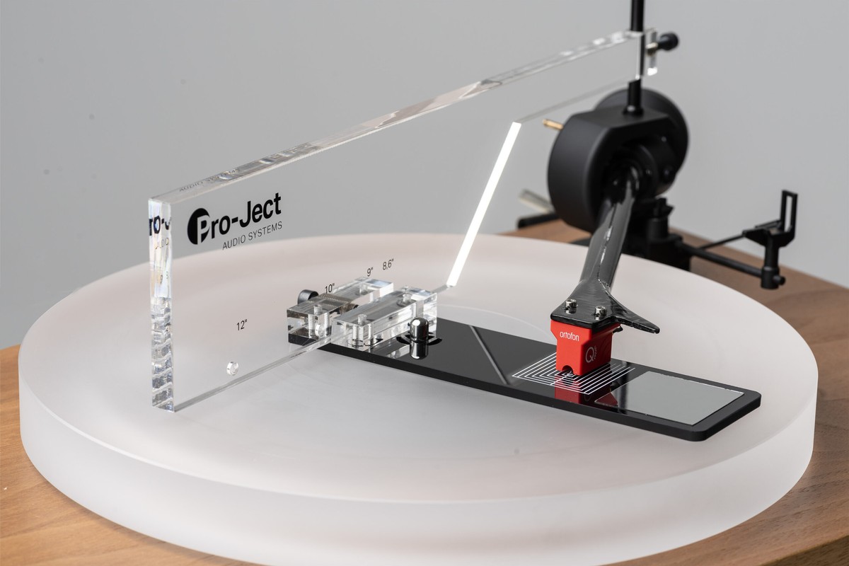 Acrylic alignment tool mounted on a frosted platter