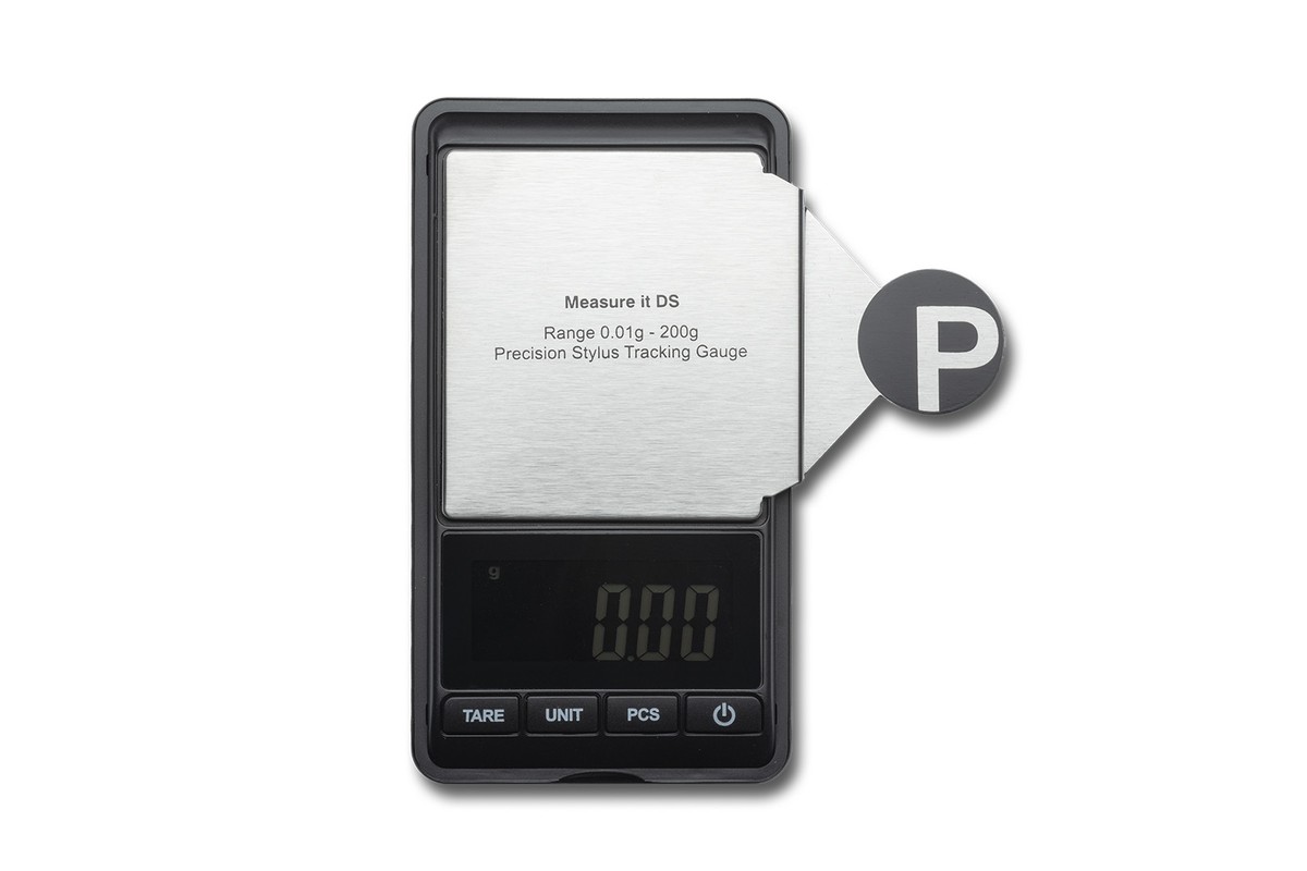 Front view of the scale with the display off