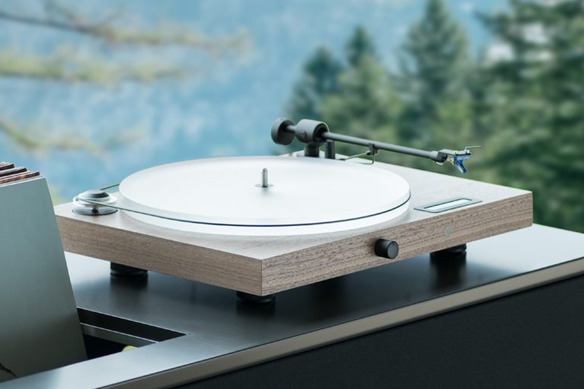 Connexions Bluetooth et entrée ligne à l'arrière du Juke Box S2
