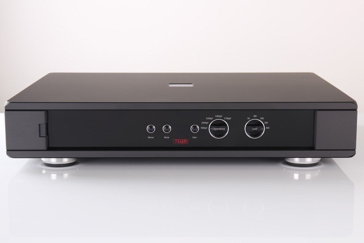 PHONO REGA preamplifier has seen three quarters