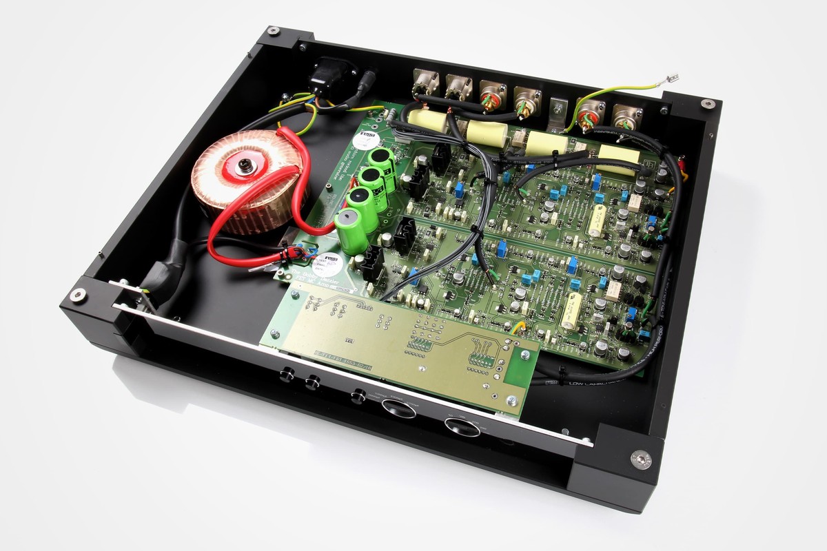 Internal view of the printed circuit and power supply