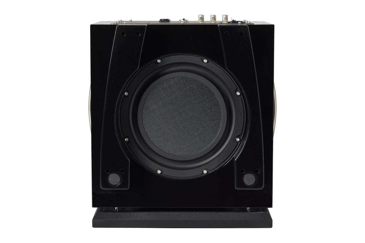 Unterseite des Subwoofers mit dem nach unten gerichteten Passivradiator
