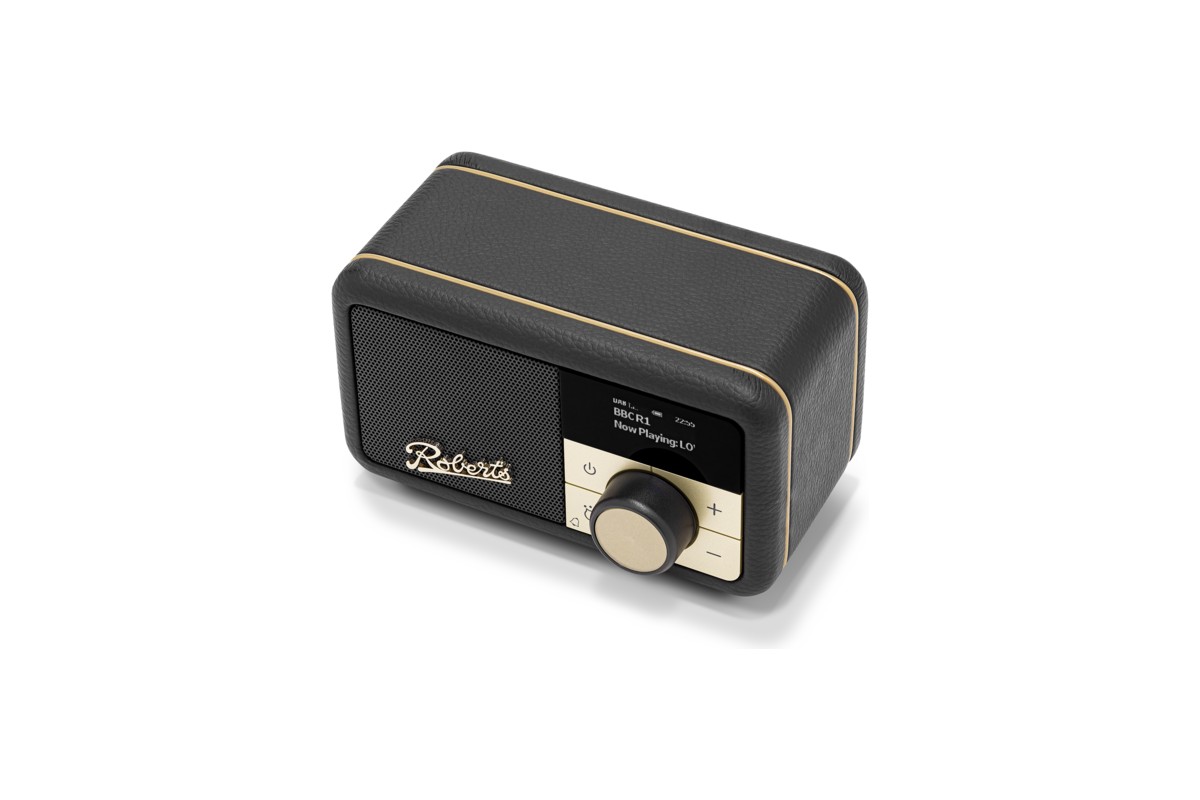 Radio rétro Black vue de trois quarts en plongée sur fond blanc