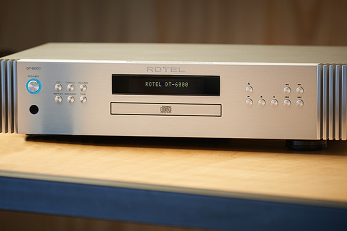 Rotel DT-6000 de la série Diamond en situation
