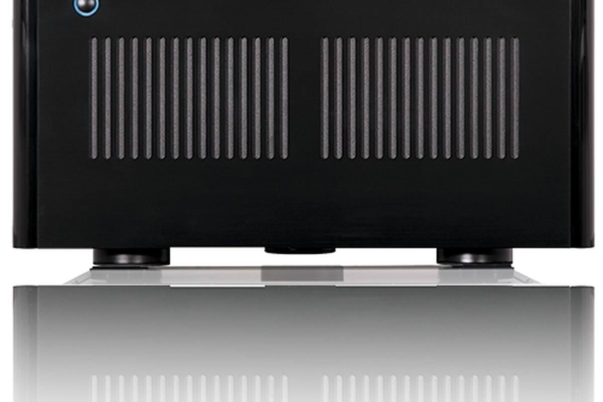 Amplificateur multicanal Rotel RMB-1585 MKII vue de face