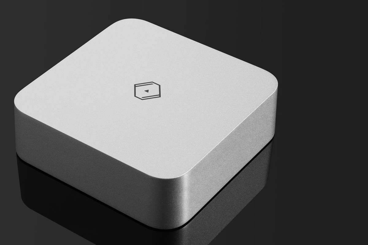 Le serveur compact vu de dessus, châssis en aluminium