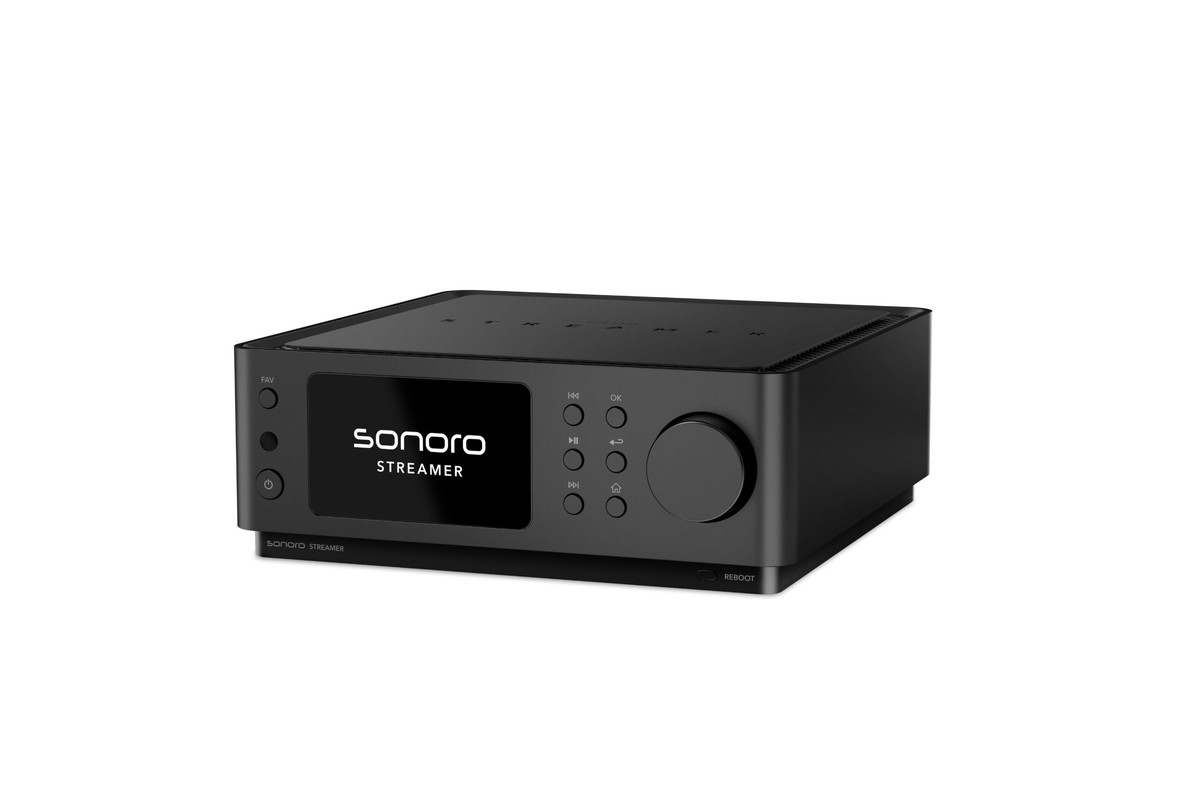 sonoro STREAMER seen from a three-quarter angle on a white background