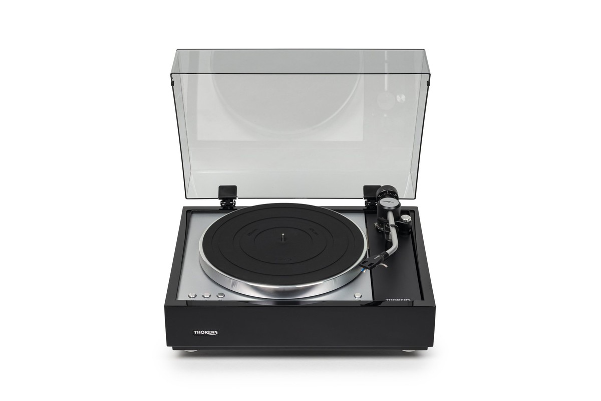 Turntable from above, sub-chassis and platter