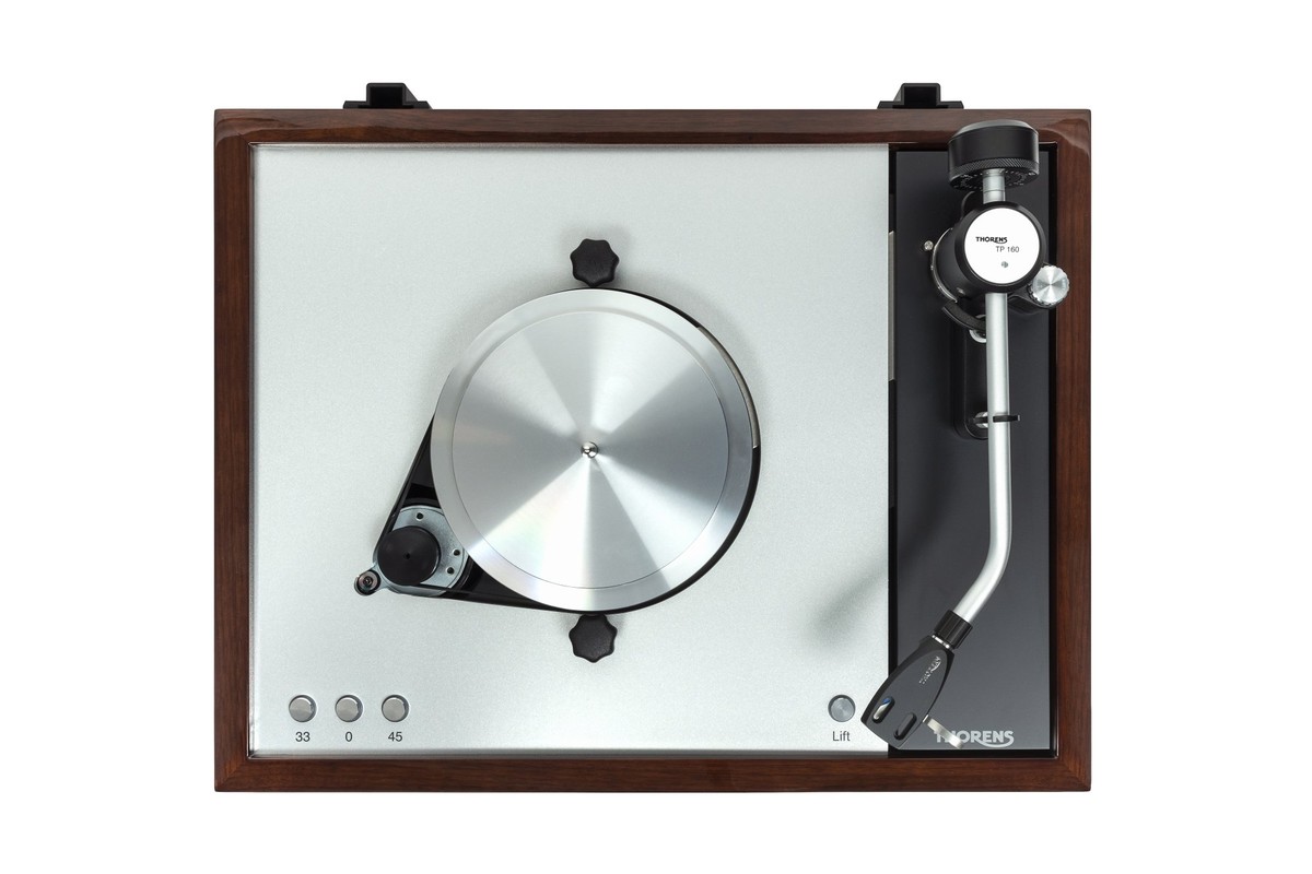 Complete turntable with wooden plinth