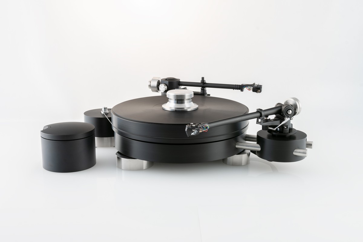Rega RB330 arm seen from the headshell