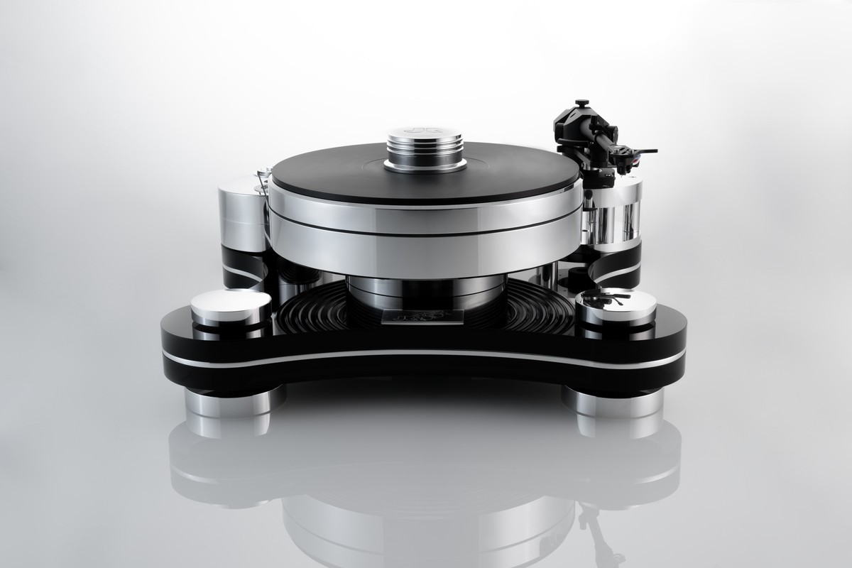 Edge of the three-layer chassis