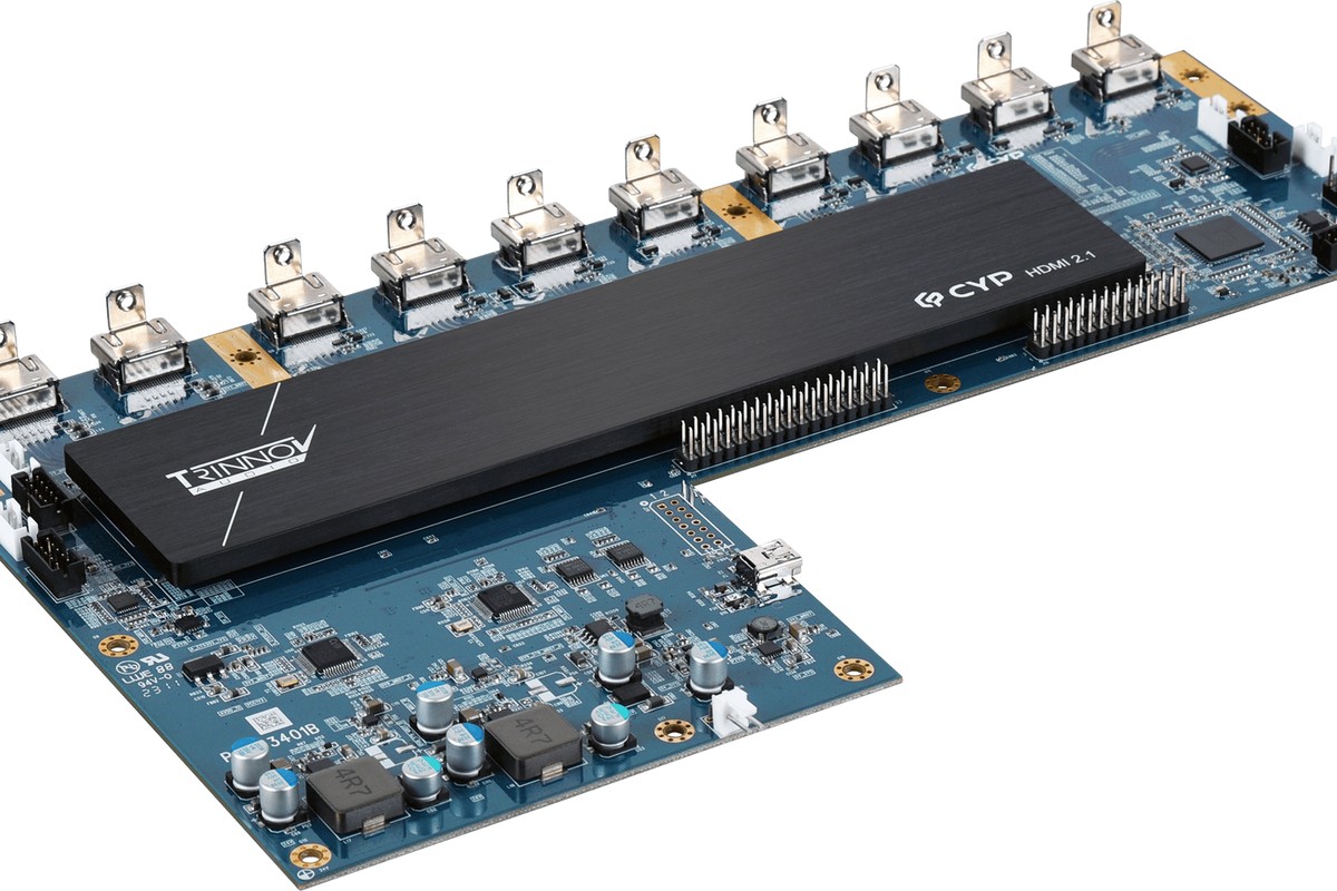 HDMI-2.1-Platine des Prozessors, Buchsen an der Kante aufgereiht