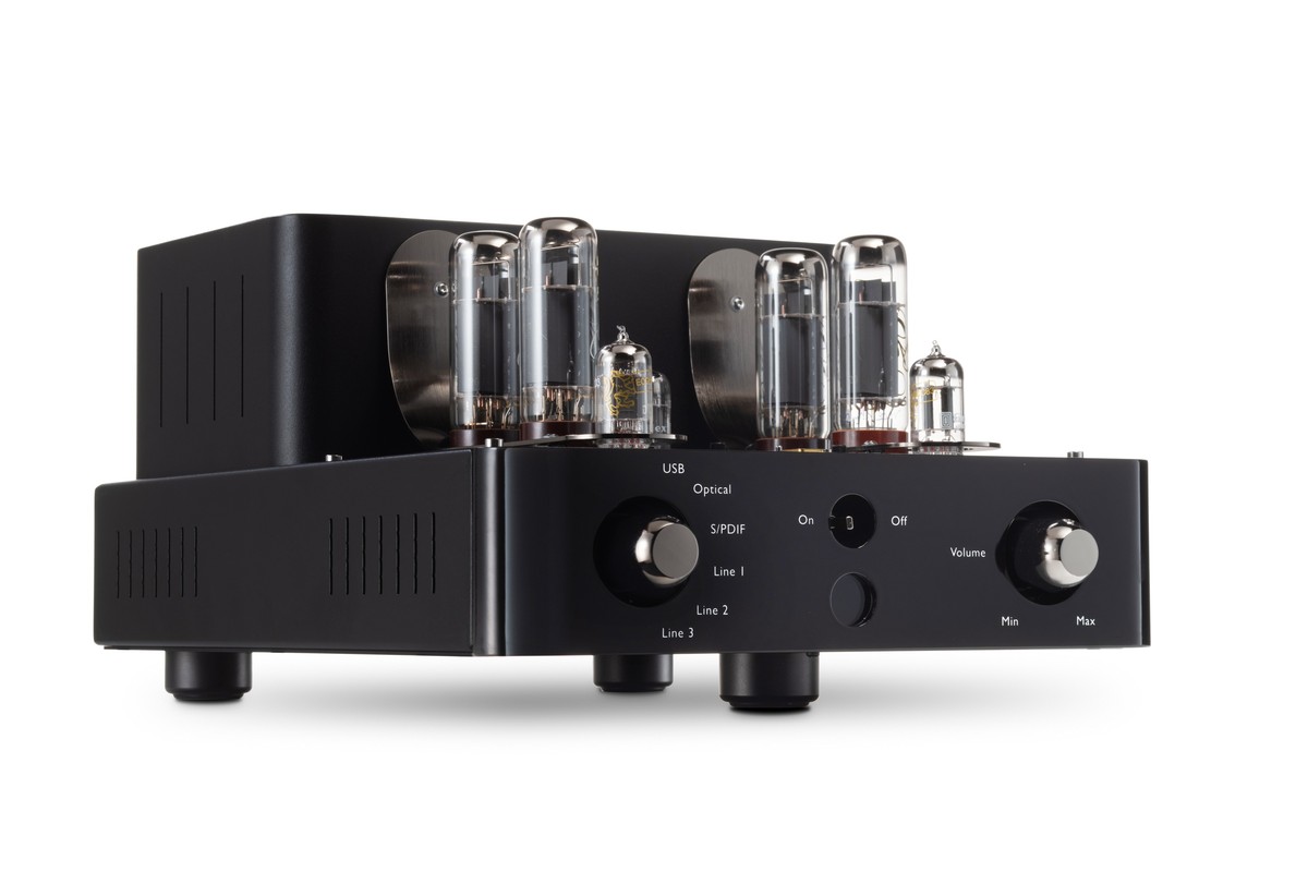 Amplificateur à tubes noir vu de trois quarts avec ses quatre KT77 Gold Lion
