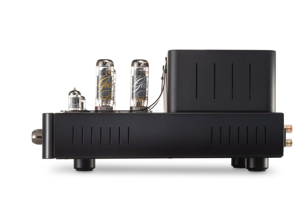 Profil de l'amplificateur, tubes KT77 et tube de signal derrière le capot